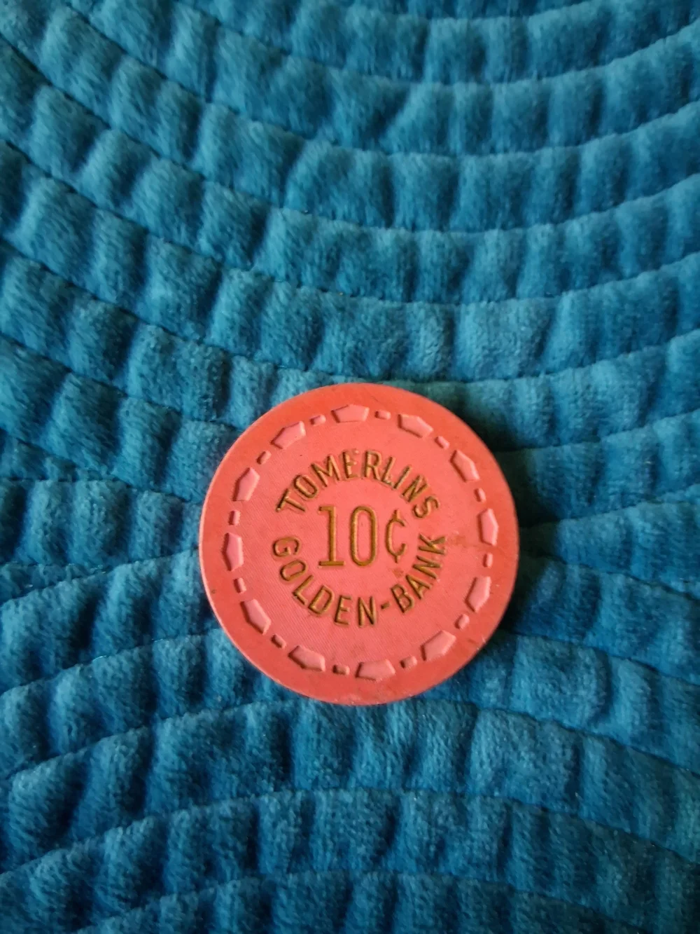 1950s Tomerlin's Golden Bank Club 10-cent casino chip from Reno, Nevada. - Picture 2 of 4